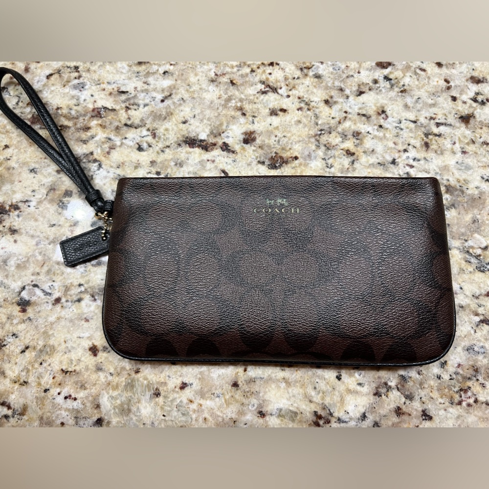Classic Coach Wristlet Purse/Organizer